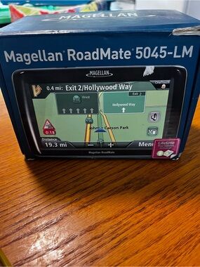 Magellan Roadmate 5045-LM GPS W/Original Box & Chargers Manual Accessories Shown